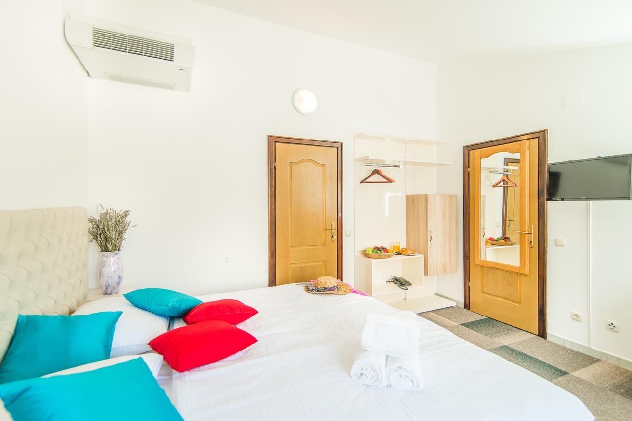 Hotel Villa Vrsar Exterior photo